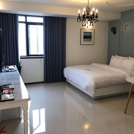 Royal Hotel Jeongeup Exterior photo